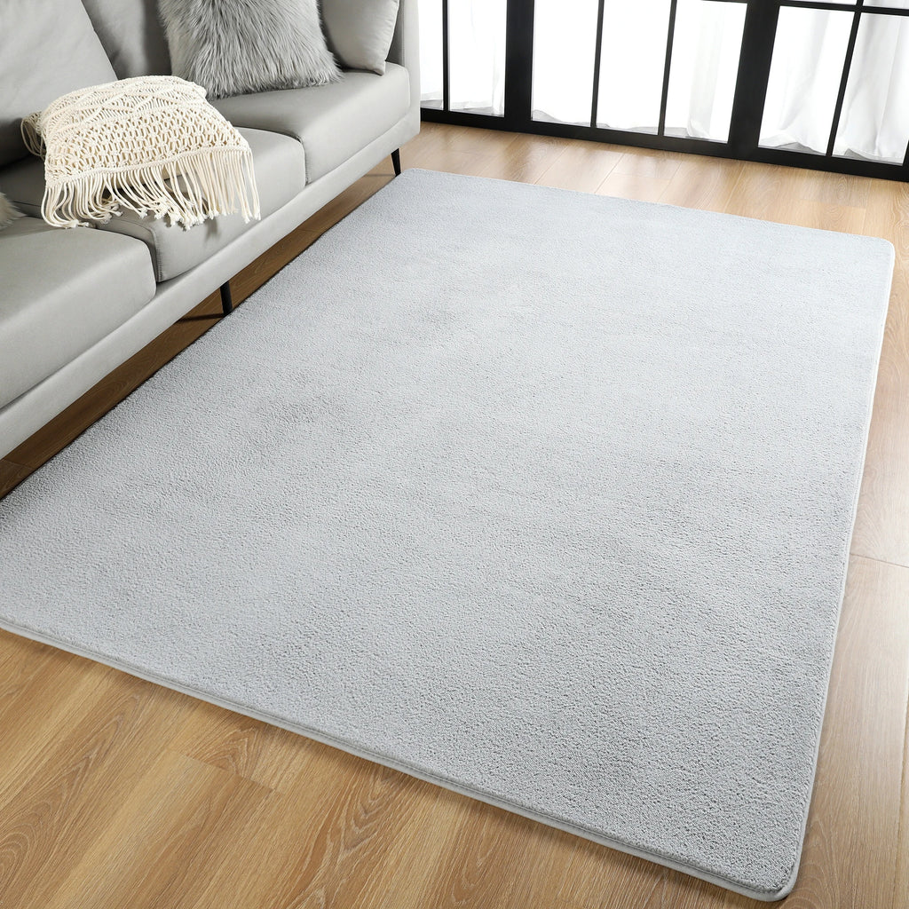 Large, Soft Nonslip Rectangular Multi-Room Use Floor Rug. 143 x 244 cm