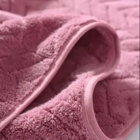 Solid Color 4-Piece Soft Highly Absorbent Towel Set.