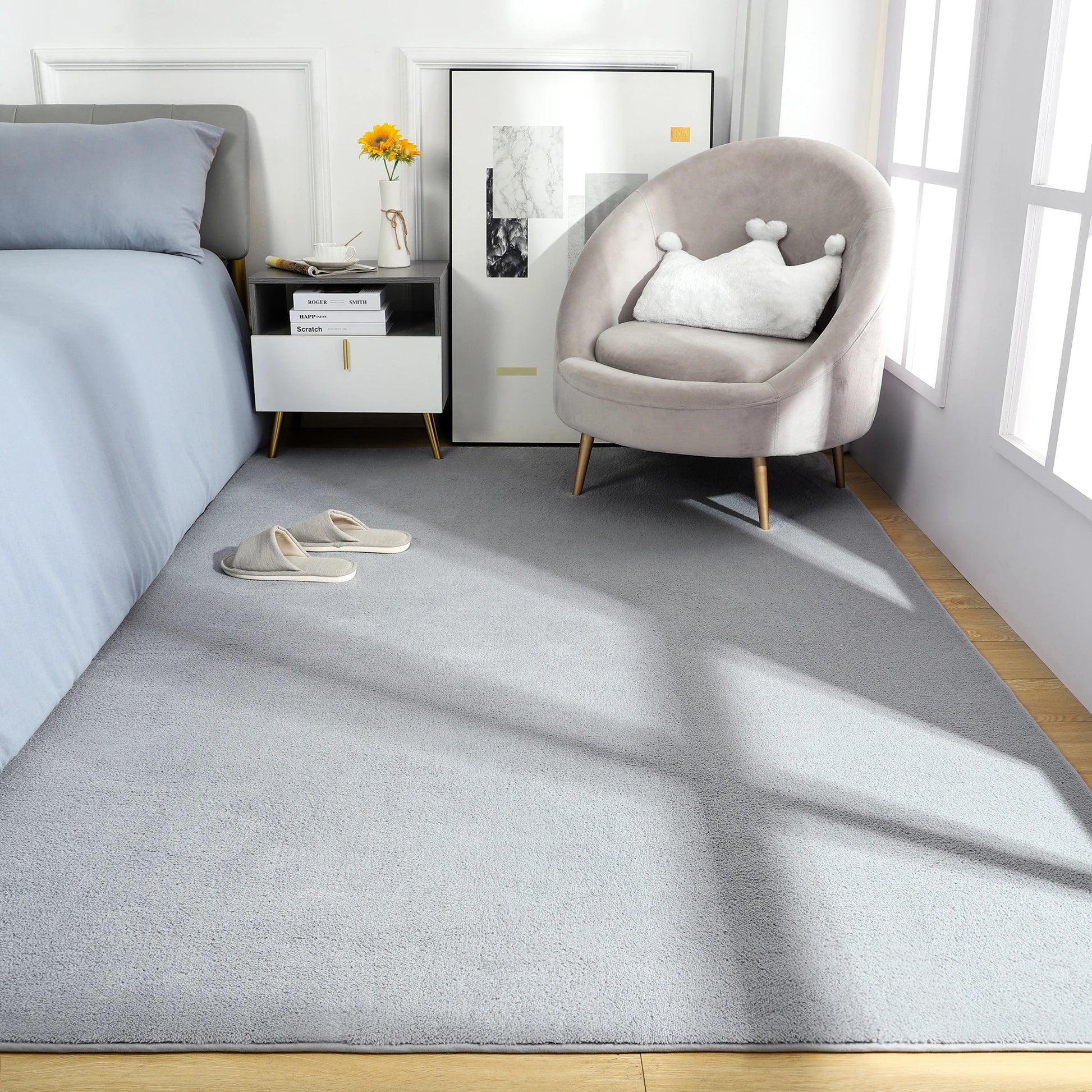 Large, Soft Nonslip Rectangular Multi-Room Use Floor Rug. 143 x 244 cm